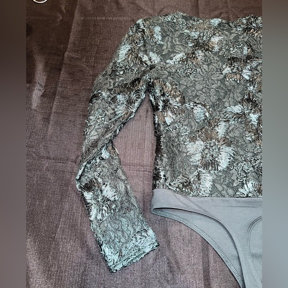 Express Lace Embroidered V-Neck Long Sleeve Thong Bodysuit - Picture 8 of 9